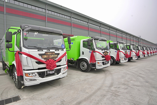 銀隆新能源多功能抑塵車出擊，車過無塵！